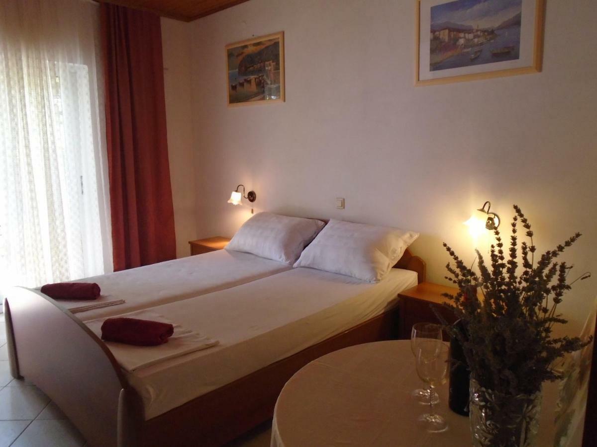 Apartments Sveti Anton Orebić Eksteriør bilde