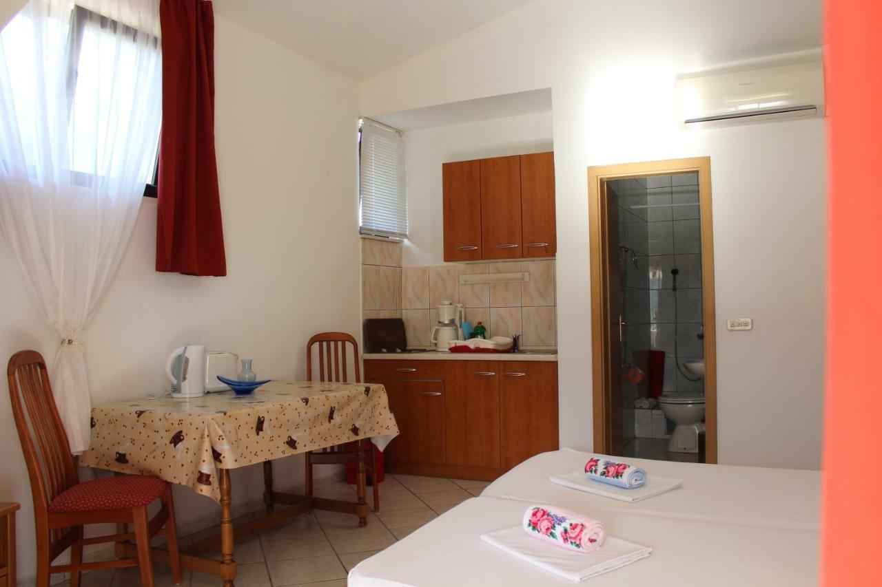 Apartments Sveti Anton Orebić Eksteriør bilde